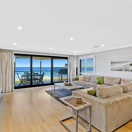 Beach Front Luxury Entrance Exterior foto